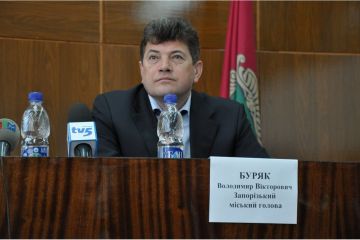 Владимир Викторович Буряк – одиозный мэр со своей командой живут счастливо, в отличии от горожан Владимир Викторович Буряк – одиозный мэр со своей командой живут счастливо, в отличии от горожан