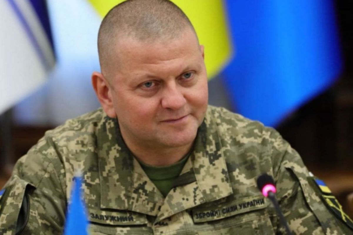 Головнокомандувач Збройних Сил України Валерій Залужний заявив, що наше покоління не повинно затягувати й має розібратися з російською агресією Головнокомандувач Збройних Сил України Валерій Залужний заявив, що наше покоління не повинно затягувати й має розібратися з російською агресією