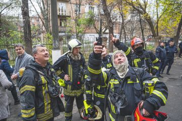 Рятувальники ліквідували пожежу у навчальному закладі Рятувальники ліквідували пожежу у навчальному закладі