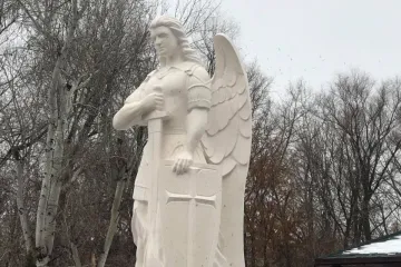 ​У Дніпрі, в храмовому комлексі «Різдва Пресвятої Богородиці» відкрили пам‘ятник захисникам України.