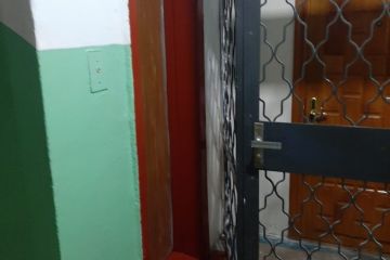 Мені начхати на всіх живу як хочу : житель однієї з багатоповерхівок з Мелітополя залишив для судів маленьку щілину для входу до ліфта Мені начхати на всіх живу як хочу : житель однієї з багатоповерхівок з Мелітополя залишив для судів маленьку щілину для входу до ліфта