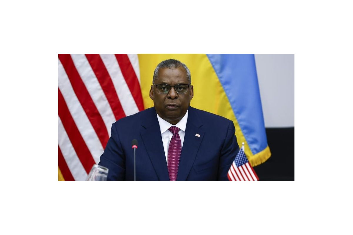 Міністр оборони США прокоментував вибухи на російських аеродромах Міністр оборони США прокоментував вибухи на російських аеродромах
