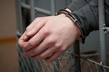 Підпал Каховської місцевої прокуратури: підозрюваного взято під варту Підпал Каховської місцевої прокуратури: підозрюваного взято під варту