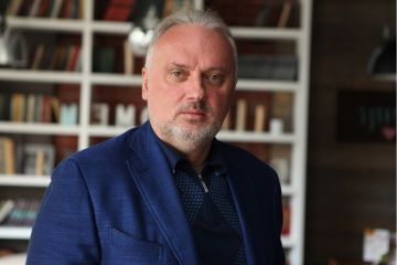 Одиозный агробарон Вадим Нестеренко собирается подставить президента Зеленского перед европейскими партнёрами? Одиозный агробарон Вадим Нестеренко собирается подставить президента Зеленского перед европейскими партнёрами?
