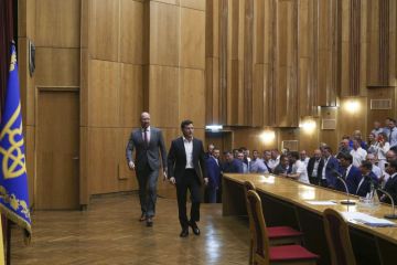 Невже Шмигаля дійсно хтось замінить? Як це прокоментували в Президента? Невже Шмигаля дійсно хтось замінить? Як це прокоментували в Президента?