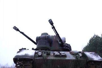 КОМАНДУВАЧ ПОСМАКУВАВ УЛЮБЛЕНОЮ СТРАВОЮ ЗАХИСНИКІВ НЕБА  КОМАНДУВАЧ ПОСМАКУВАВ УЛЮБЛЕНОЮ СТРАВОЮ ЗАХИСНИКІВ НЕБА