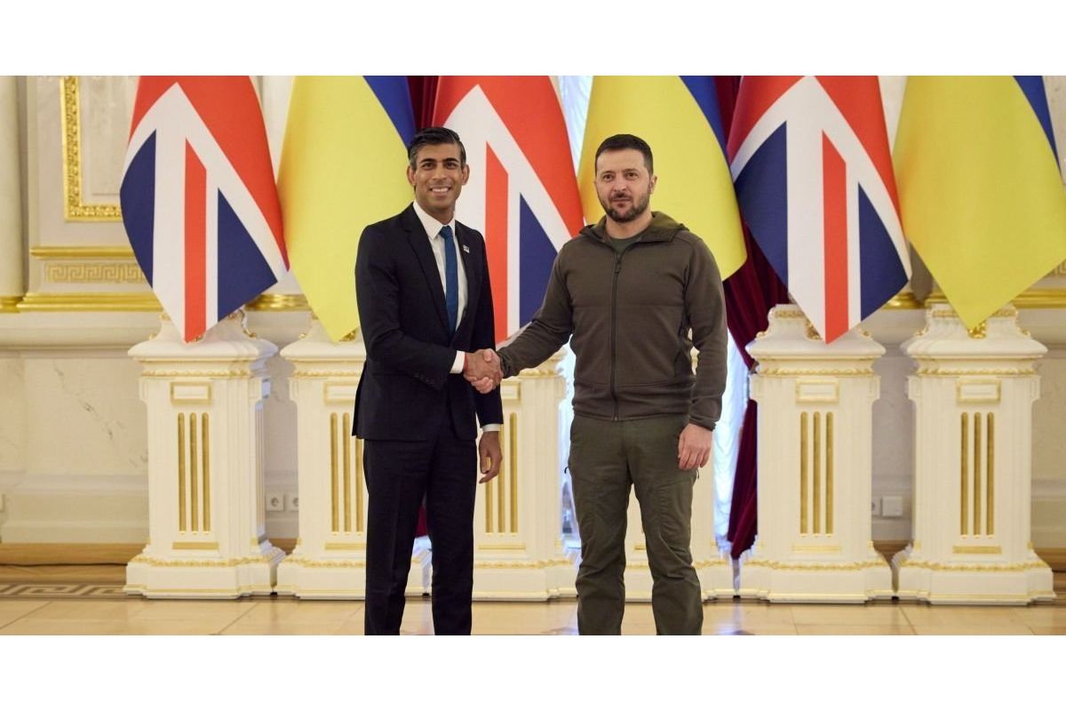 Володимир Зеленський сьогодні прибуде до Британії з візитом, зустрінеться із Ріші Сунаком та українськими військовими, які проходять підготовку, повідомляє телеканал Sky Володимир Зеленський сьогодні прибуде до Британії з візитом, зустрінеться із Ріші Сунаком та українськими військовими, які проходять підготовку, повідомляє телеканал Sky
