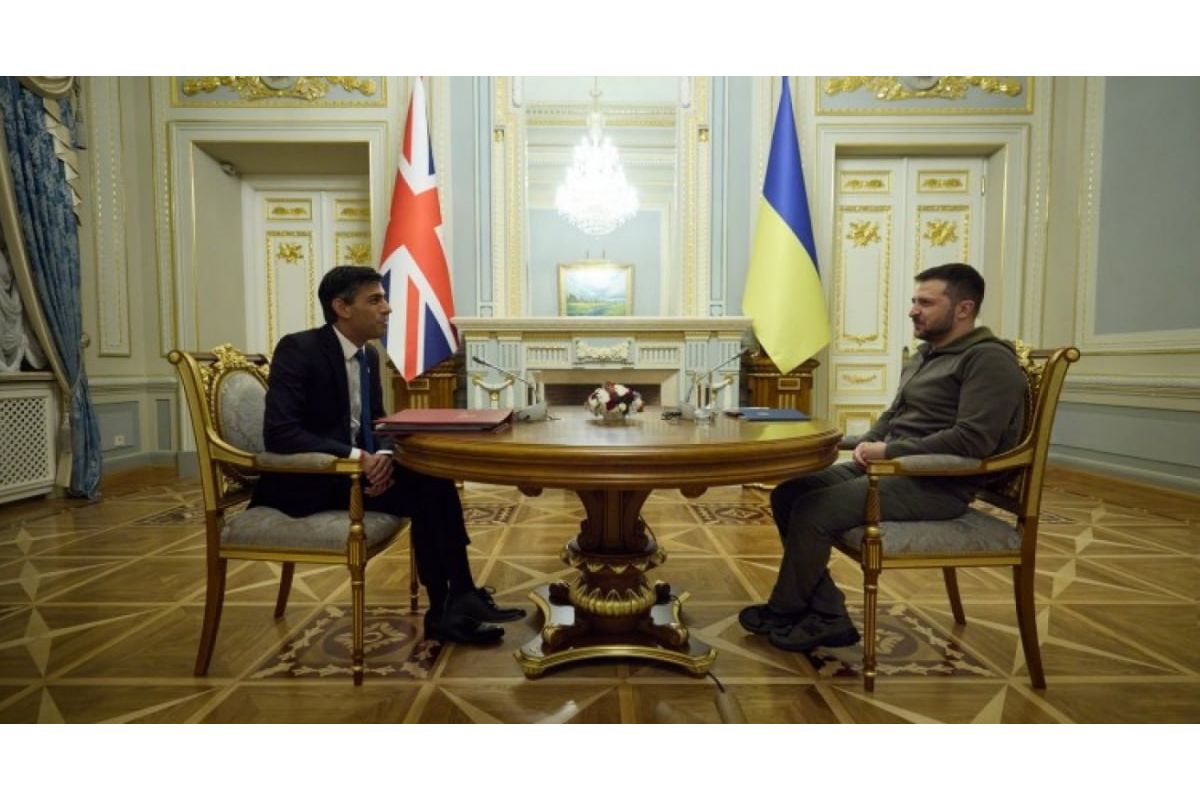 Прем'єр Британії Сунак під час зустрічі з Зеленським у Лондоні пообіцяв забезпечити поразку путіну вже цьогоріч – BBC Прем'єр Британії Сунак під час зустрічі з Зеленським у Лондоні пообіцяв забезпечити поразку путіну вже цьогоріч – BBC