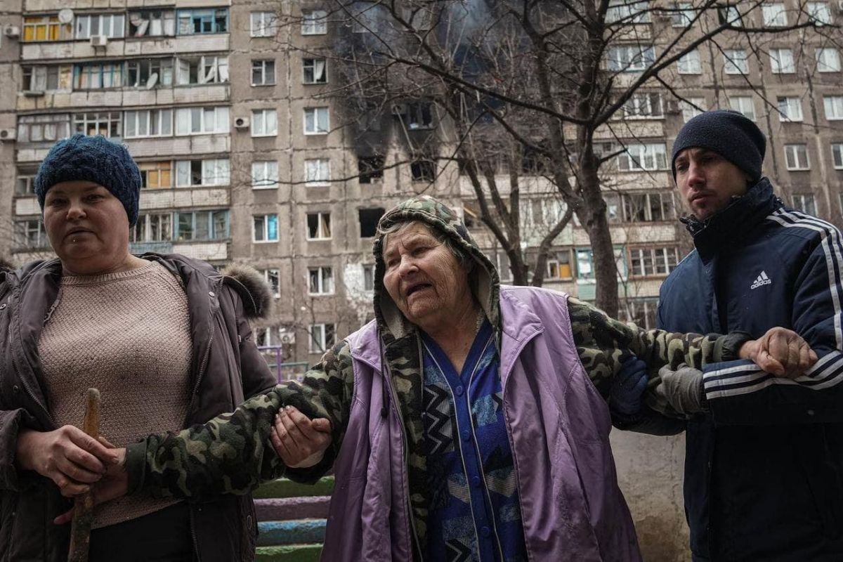 Маріуполь сьогодні – без світла, без газу, без води, без мобільного зв'язку Маріуполь сьогодні – без світла, без газу, без води, без мобільного зв'язку
