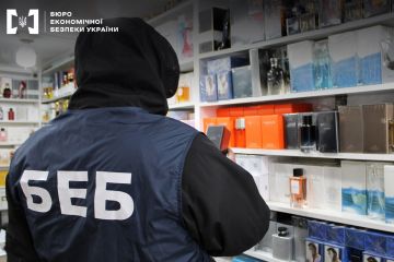 БЕБ на Одещині викрило масштабне виробництво підробленої парфумерії БЕБ на Одещині викрило масштабне виробництво підробленої парфумерії