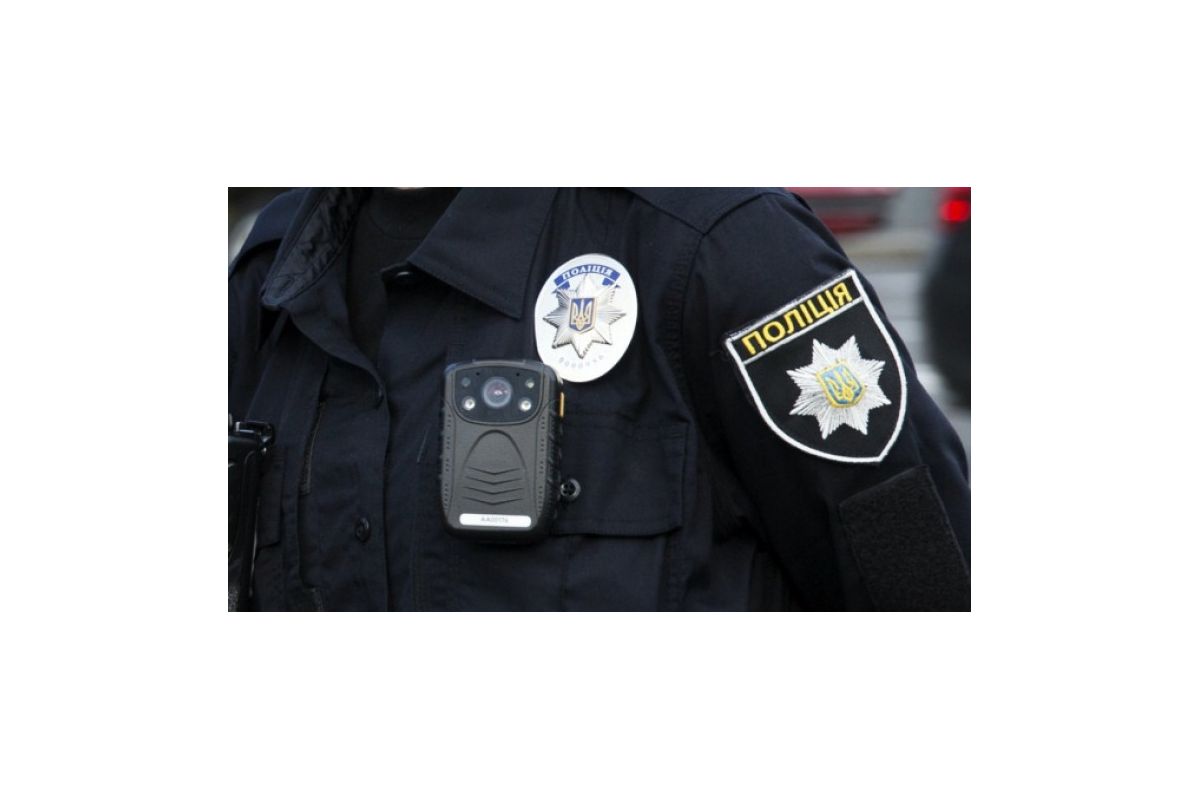 У Харкові невідомі побили двох офіцерів поліції У Харкові невідомі побили двох офіцерів поліції