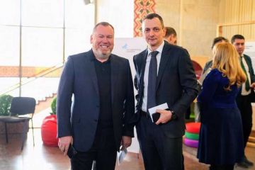 Незважаючи на кримінальну справу, фірма, пов’язана з Юрієм Голиком та Валентином Резниченком, отримує мільярди з держбюджету Незважаючи на кримінальну справу, фірма, пов’язана з Юрієм Голиком та Валентином Резниченком, отримує мільярди з держбюджету