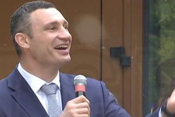 Кличко и его замам-миллионерам повысили зарплаты Кличко и его замам-миллионерам повысили зарплаты