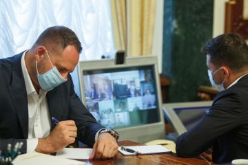 Треба дуже потужно взятися за розвиток трансплантації в нашій країні - Володимир Зеленський Треба дуже потужно взятися за розвиток трансплантації в нашій країні - Володимир Зеленський