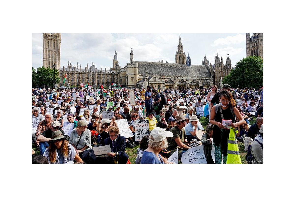 У Лондоні поліція затримала близько 900 учасників пропалестинської акції У Лондоні поліція затримала близько 900 учасників пропалестинської акції