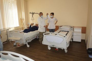 ГУМАНІТАРНА ДОПОМОГА ХАРКІВСЬКИМ МЕДИКАМ ГУМАНІТАРНА ДОПОМОГА ХАРКІВСЬКИМ МЕДИКАМ