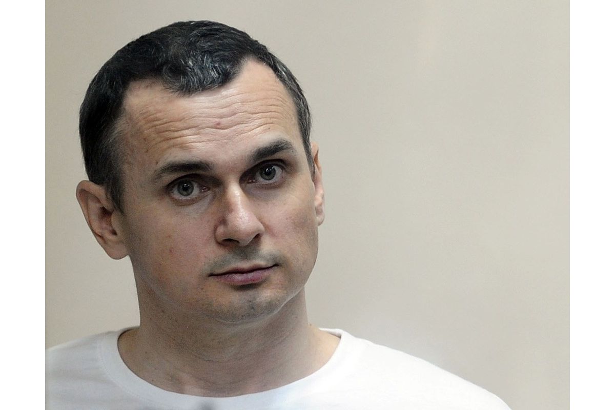 Читачам представили англомовну книгу про Олега Сенцова Читачам представили англомовну книгу про Олега Сенцова