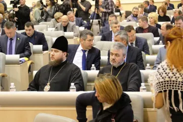 ​Керуючий Дніпровською єпархією Владика Симеон взяв участь у 15-тій сесії обласної ради