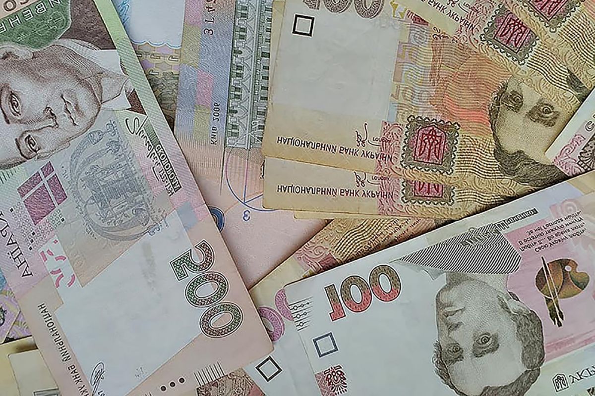 Розрахувалася фальшивими купюрами Розрахувалася фальшивими купюрами