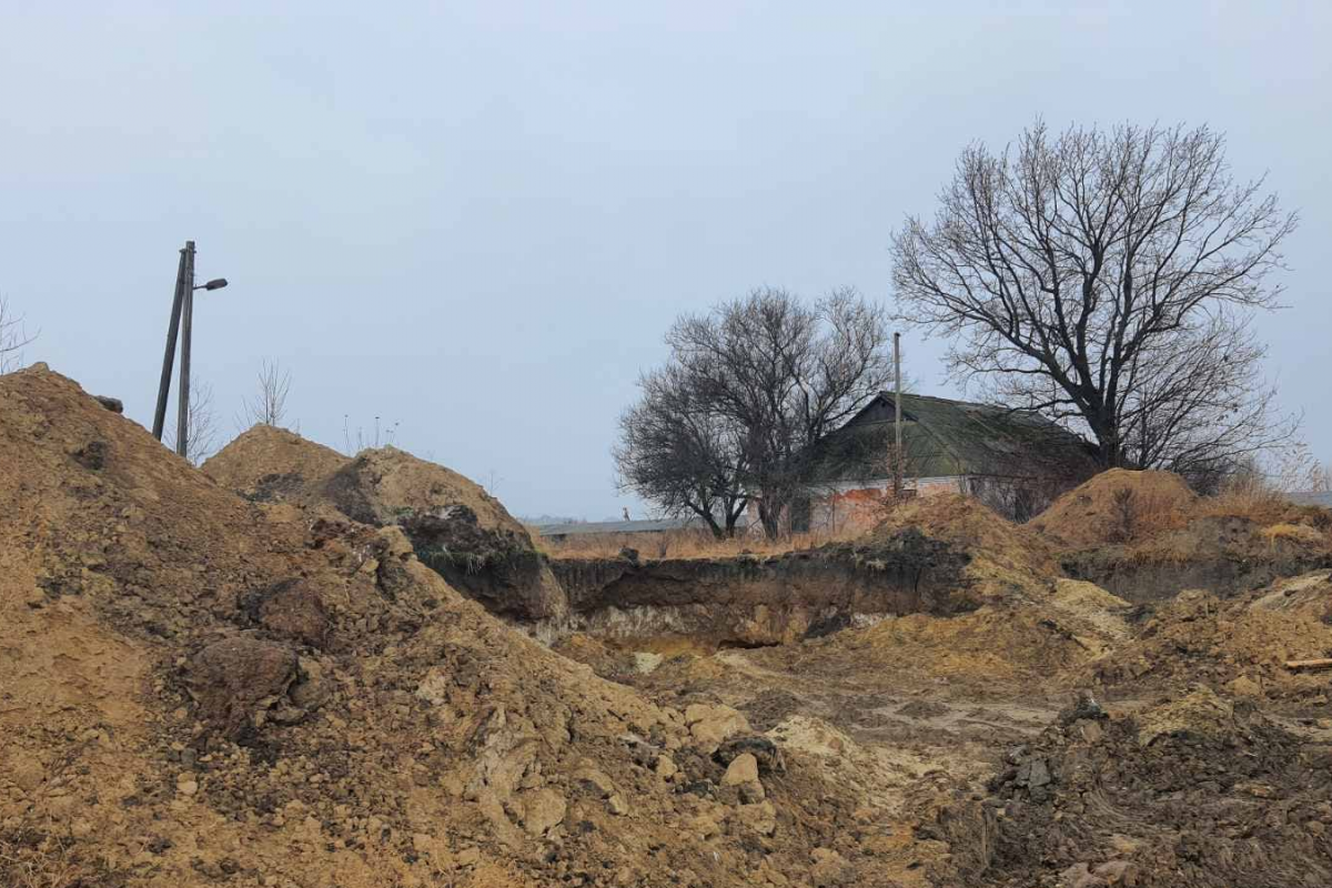На Вінниччині виявили несанкціонований кар’єр з видобування піску На Вінниччині виявили несанкціонований кар’єр з видобування піску