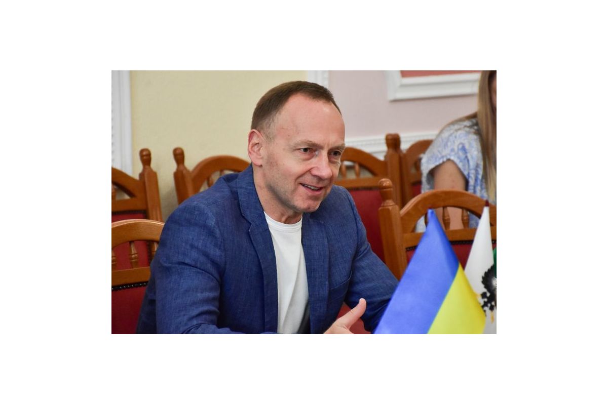 Суд вирішив позбавити мера Чернігова Владислава Атрошенка права обіймати посаду протягом року Суд вирішив позбавити мера Чернігова Владислава Атрошенка права обіймати посаду протягом року