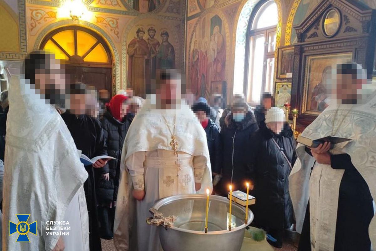 Суд призначив 12 років ув'язнення настоятелю храму УПЦ Московського патріархату у Лисичанську Суд призначив 12 років ув'язнення настоятелю храму УПЦ Московського патріархату у Лисичанську