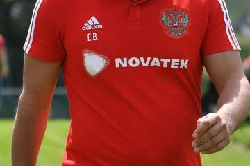 Adidas заборонив збірній росії з футболу грати у своєму екіпіруванні Adidas заборонив збірній росії з футболу грати у своєму екіпіруванні