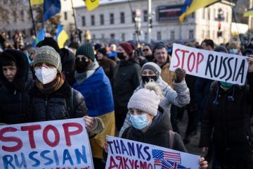 Путіна треба спинити, поки він, як Гітлер, не спричинив мільйони смертей – сенатори США Путіна треба спинити, поки він, як Гітлер, не спричинив мільйони смертей – сенатори США