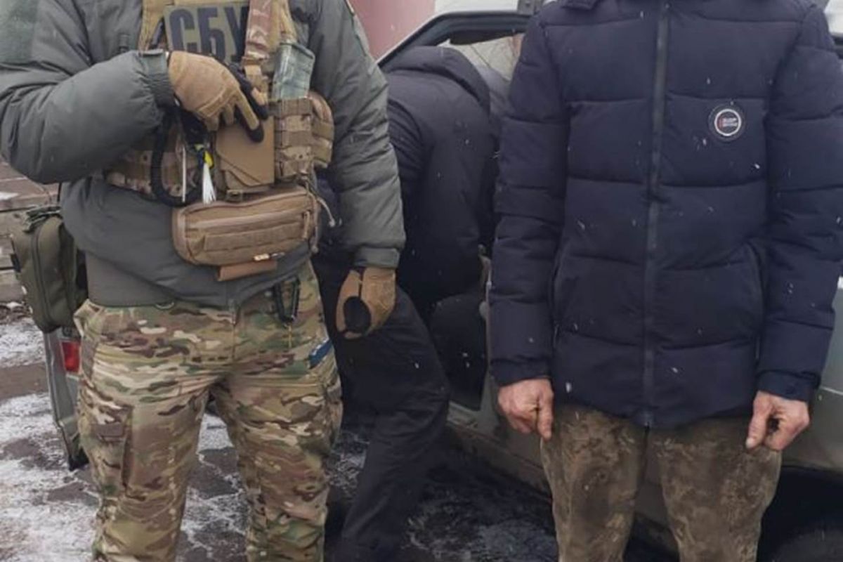 Дві гранати за 8000 грн – без можливості внесення застави заарештовано мешканця Дружківки, який збував боєприпаси Дві гранати за 8000 грн – без можливості внесення застави заарештовано мешканця Дружківки, який збував боєприпаси