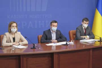 Кабінет Міністрів уточнив списки підприємств, що працюватимуть під час карантину Кабінет Міністрів уточнив списки підприємств, що працюватимуть під час карантину