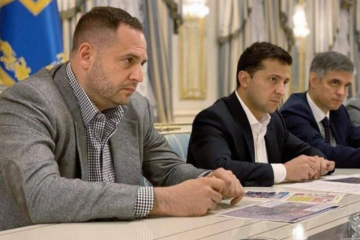 Президент Володимир Зеленський та Глава ОП Андрій Єрмак - відповіді на важливі питання стосовно карантину, ситуації в країні та подальші плани розвитку. Президент Володимир Зеленський та Глава ОП Андрій Єрмак - відповіді на важливі питання стосовно карантину, ситуації в країні та подальші плани розвитку.