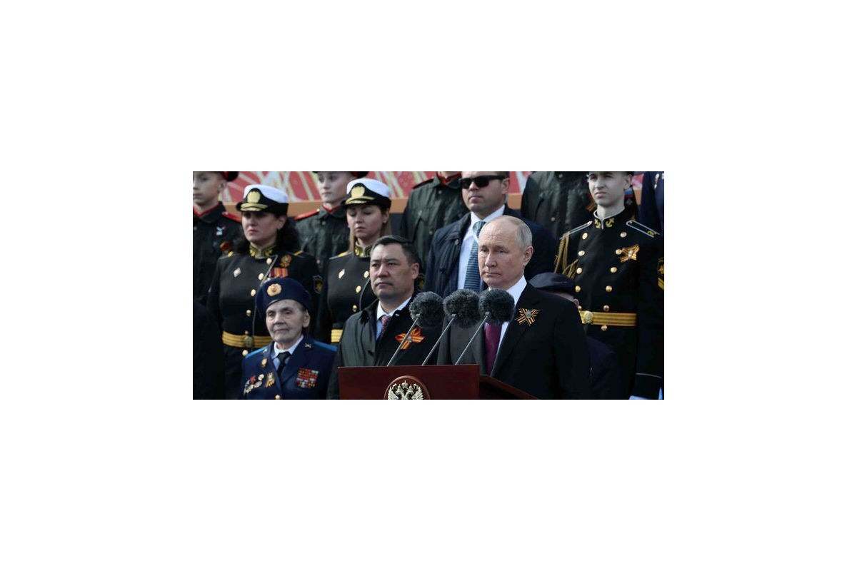 Ані танків, ані літаків, ані західних лідерів. У москві пройшов парад "перемоги" Ані танків, ані літаків, ані західних лідерів. У москві пройшов парад "перемоги"