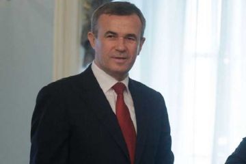 Зеновій Холоднюк - український судовий олігарх  Зеновій Холоднюк - український судовий олігарх