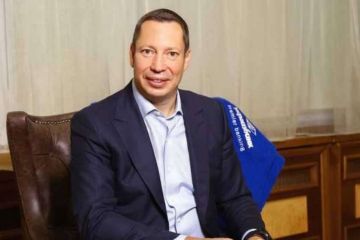 Глава Нацбанка начислил себе 350 тысяч гривен зарплаты за май Глава Нацбанка начислил себе 350 тысяч гривен зарплаты за май