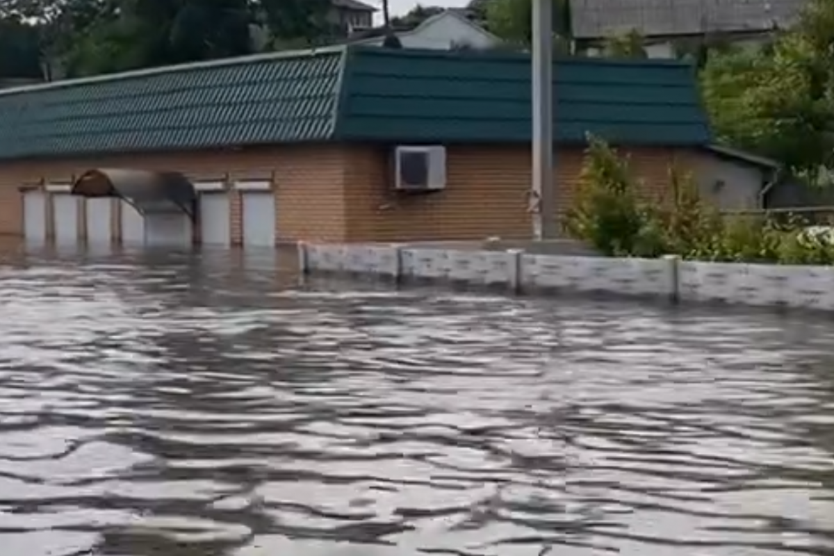 В окупованому Криму ЗМІ замовчують знищення росіянами Каховської ГЕС та наслідки цієї катастрофи В окупованому Криму ЗМІ замовчують знищення росіянами Каховської ГЕС та наслідки цієї катастрофи