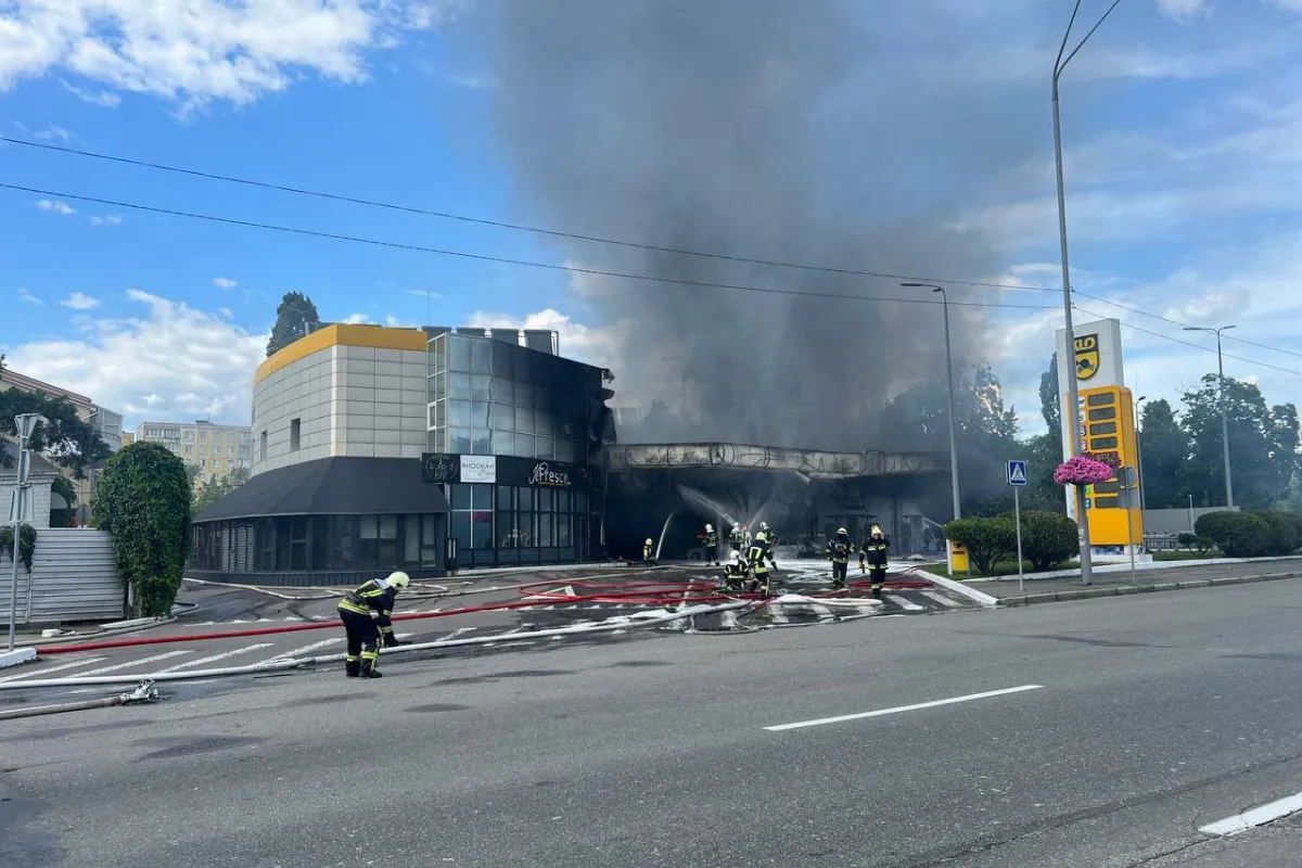 Пожежа на АЗС в Києві: постраждали 3 людини