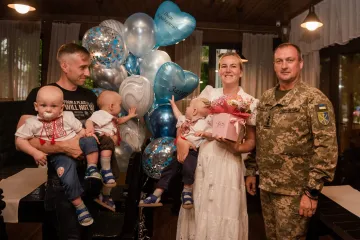 ​Командування Об’єднаних сил ЗСУ привітало іменинників: Торік у сім’ї офіцерів народилася трійня 