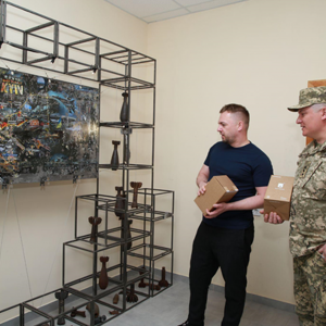 Благодійник Олег Крот передав один мільйон гривень на підтримку музею військового університету України Благодійник Олег Крот передав один мільйон гривень на підтримку музею військового університету України