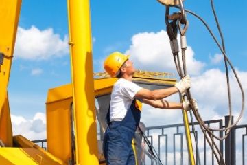 Машиніста судноремонтного заводу судитимуть за порушення законодавства про охорону праці, що призвело до травмування колеги Машиніста судноремонтного заводу судитимуть за порушення законодавства про охорону праці, що призвело до травмування колеги