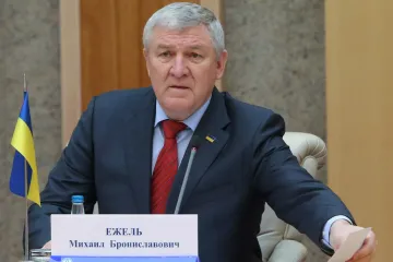 ​Экс-министру обороны Михаилу Ежелю вручили подозрение в госизмене
