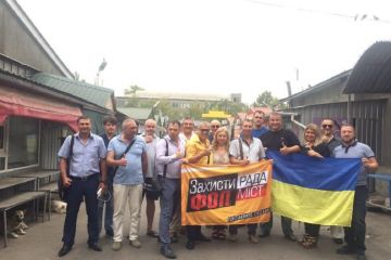 Впервые в истории Николаевского региона!!! Возвращён из незаконного владения рейдеров рыночный комплекс «БАШТАНСКИЙ РЫНОК» Впервые в истории Николаевского региона!!! Возвращён из незаконного владения рейдеров рыночный комплекс «БАШТАНСКИЙ РЫНОК»