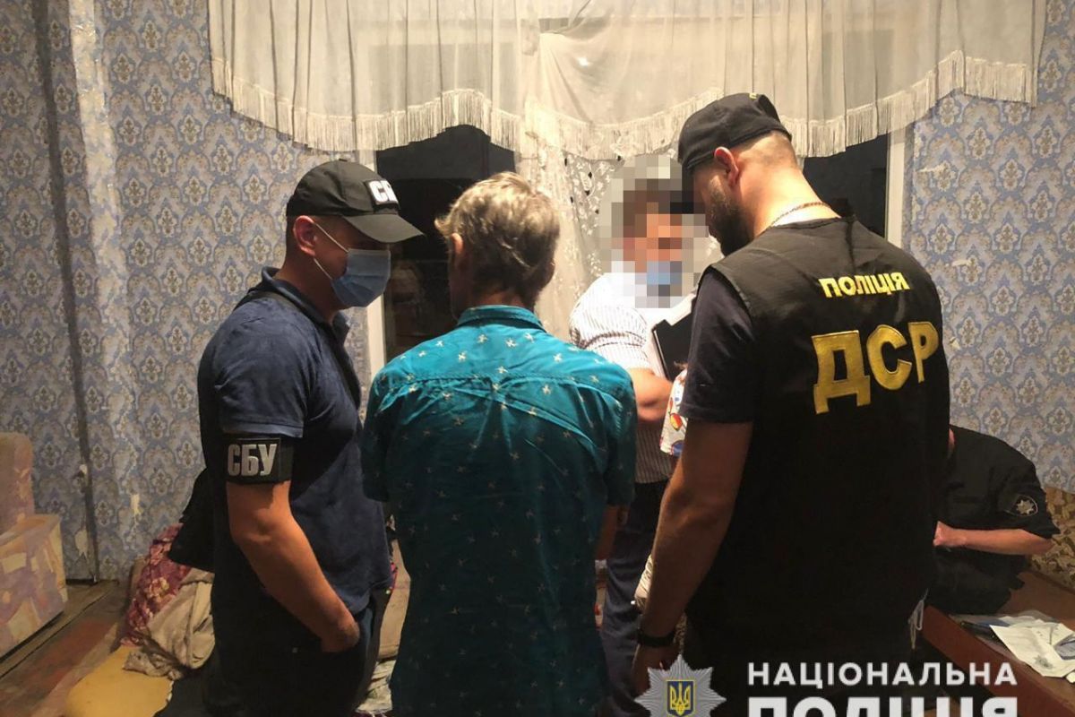 На Дніпропетровщині викрито банду «нічних закладників» На Дніпропетровщині викрито банду «нічних закладників»