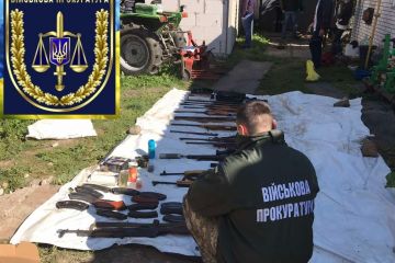 Військова прокуратура затримала на Чернігівщині колишнього працівника військової частини з арсеналом зброї Військова прокуратура затримала на Чернігівщині колишнього працівника військової частини з арсеналом зброї