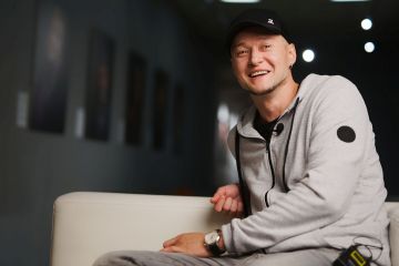 Фронтмен групи "Бумбокс" Андрій Хливнюк підхопив коронавірус Фронтмен групи "Бумбокс" Андрій Хливнюк підхопив коронавірус