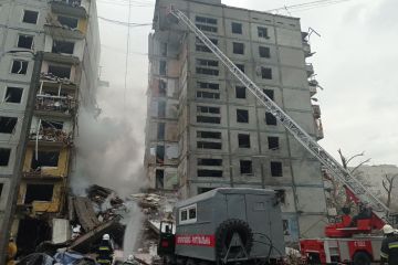 На місцях ракетних ударів у Запоріжжі тривають аварійно-рятувальні роботи На місцях ракетних ударів у Запоріжжі тривають аварійно-рятувальні роботи