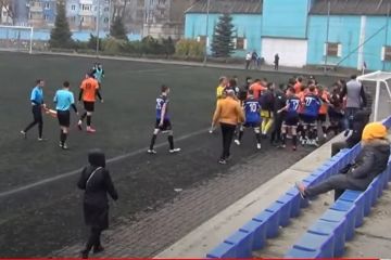 Бійка в матчі дитячих команд Інтер Дніпро Маріуполь – відео Бійка в матчі дитячих команд Інтер Дніпро Маріуполь – відео