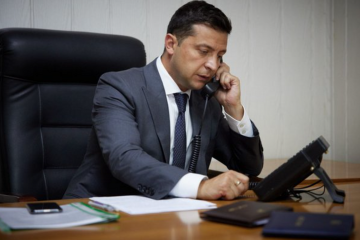 Владимир Зеленский провел телефонный разговор с Президентом Польши Владимир Зеленский провел телефонный разговор с Президентом Польши