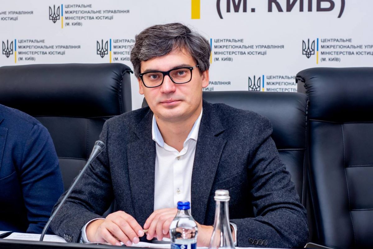 ВІЙНА ЗАБРАЛА БАТЬКІВ: ЯК ПРИХИСТИТИ ЧИ УСИНОВИТИ ДИТИНУ. ВІЙНА ЗАБРАЛА БАТЬКІВ: ЯК ПРИХИСТИТИ ЧИ УСИНОВИТИ ДИТИНУ.