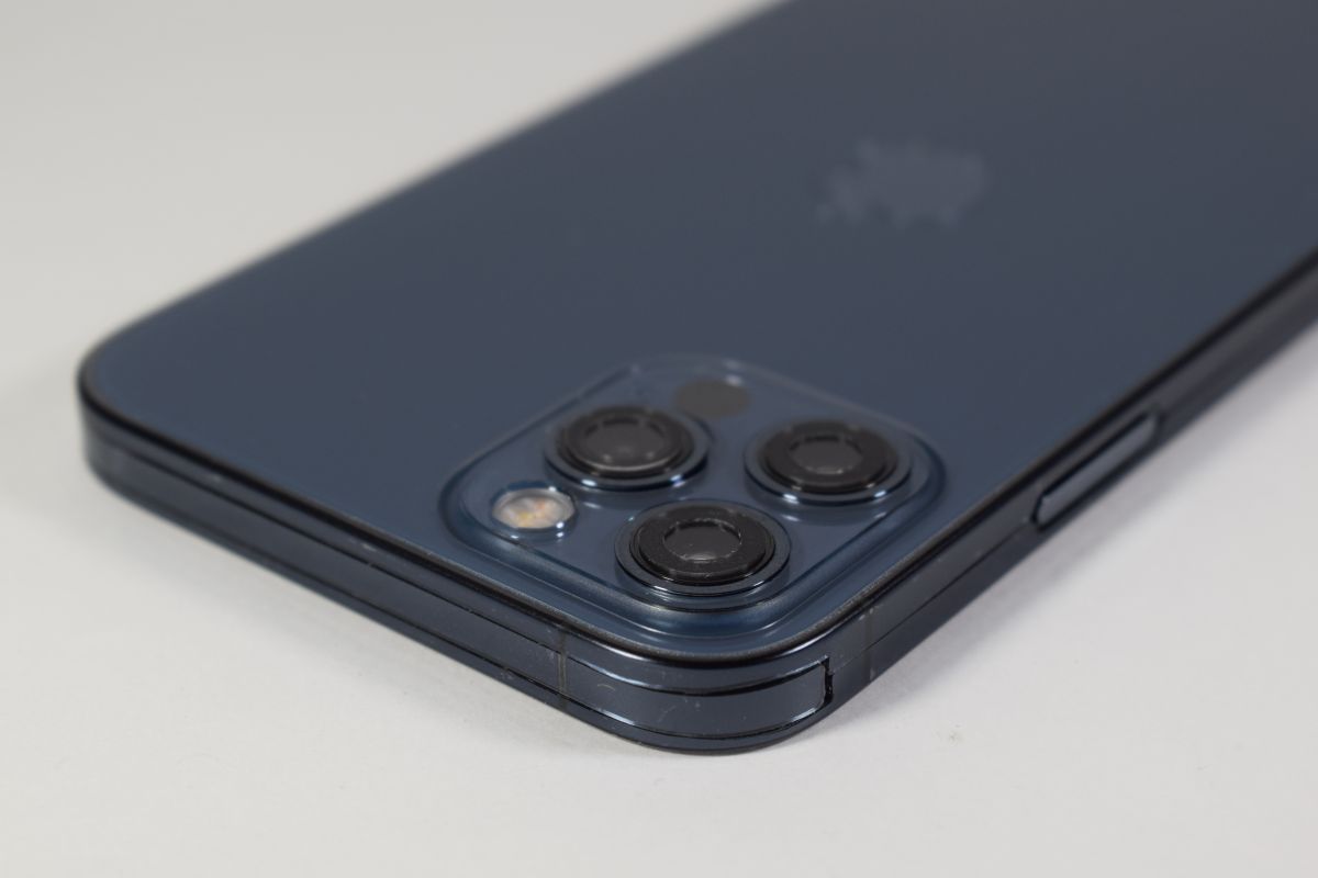 Защитное стекло Киев : новогодняя броне-упаковка для iPhone 12 Защитное стекло Киев : новогодняя броне-упаковка для iPhone 12
