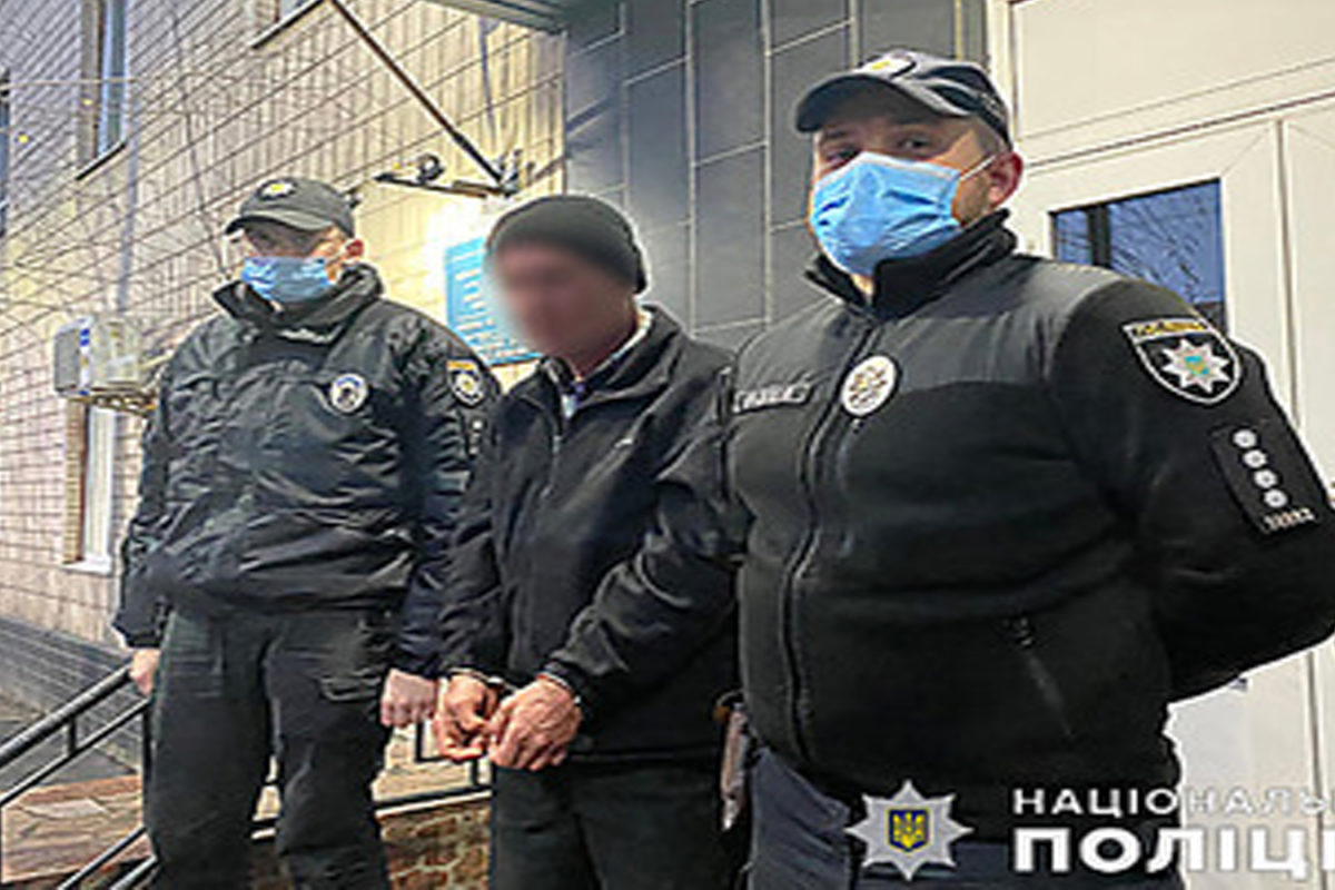 В місті Вознесенськ знайшли мертвого чоловіка з множинними ножовими пораненнями В місті Вознесенськ знайшли мертвого чоловіка з множинними ножовими пораненнями